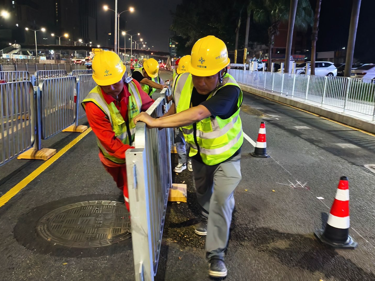 深圳地铁20号线二期工程上川一路站完成一期交通疏解倒边