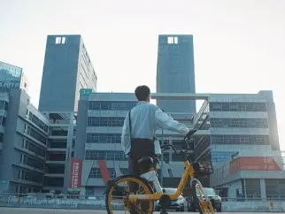 我是深圳公务员 | 助企新兵——梁俊贤
