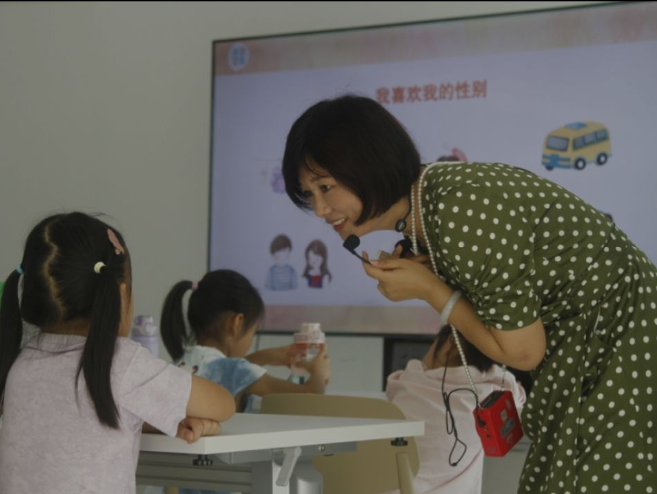 （跨线 和记者沟通后不发）深圳妇联携手善解童贞开展全人格性健康教育服务