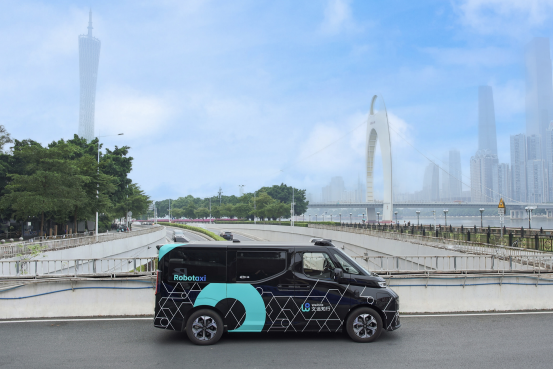 文远知行发布全新量产Robotaxi：副驾驶位被取消了丨大公司