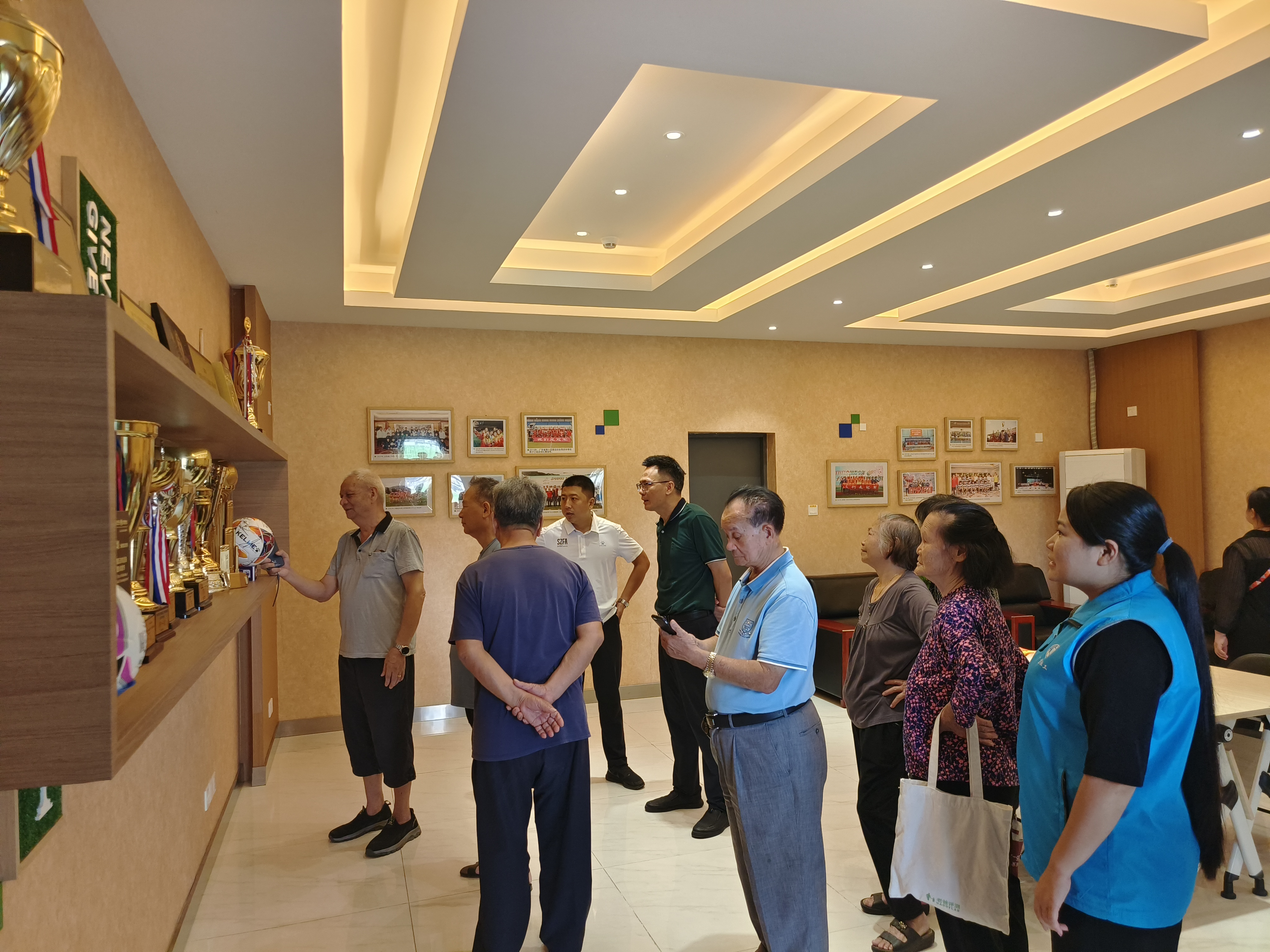 原来全运会比赛场地在这里！李松蓢社区长者巡游喜看新变化