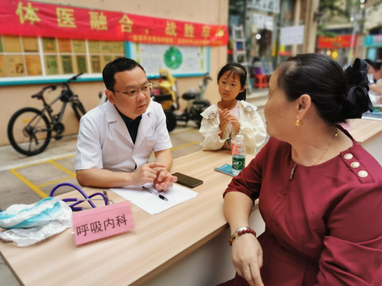 世界卒中日 | 深圳平乐中医健康集团开展主题社区义诊活动