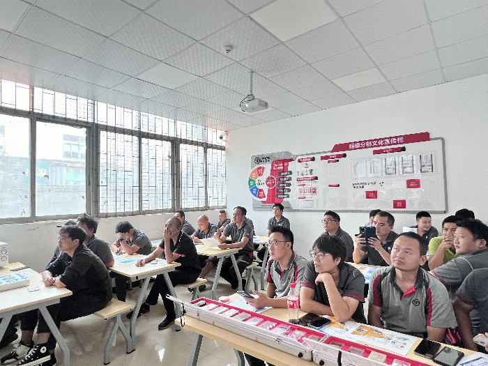 共筑寄递安全线，西丽街道开展物流寄递从业人员禁毒宣传培训