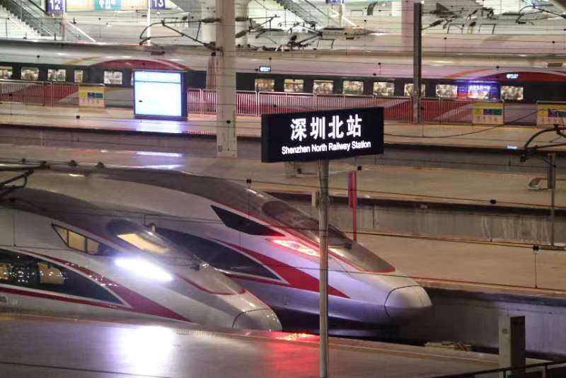 国庆深圳铁路到发旅客近700万人次 深圳北站3次打破客流纪录