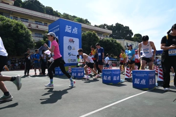 中山三乡镇举行寻迹古村落定向赛