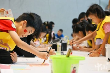 百名青少年绘长卷、千人音乐快闪……中山市博物馆“花式”迎国庆