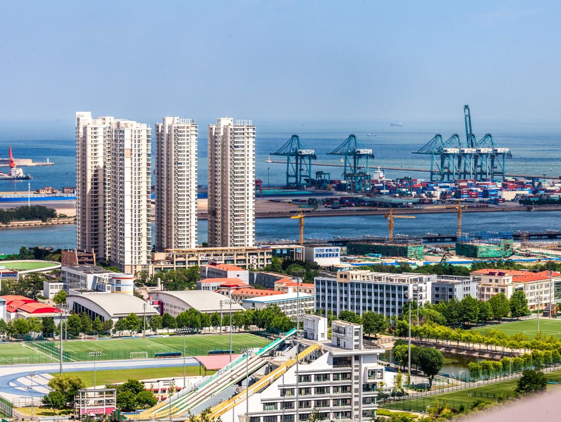 冲上热搜，空气中出现刺鼻气味，当地环保局：建议市民减少外出