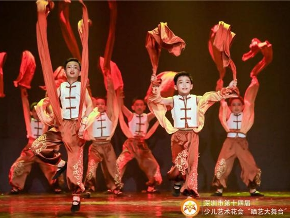 深圳少儿“晒艺大舞台”决赛举办 68个优胜节目同台较量