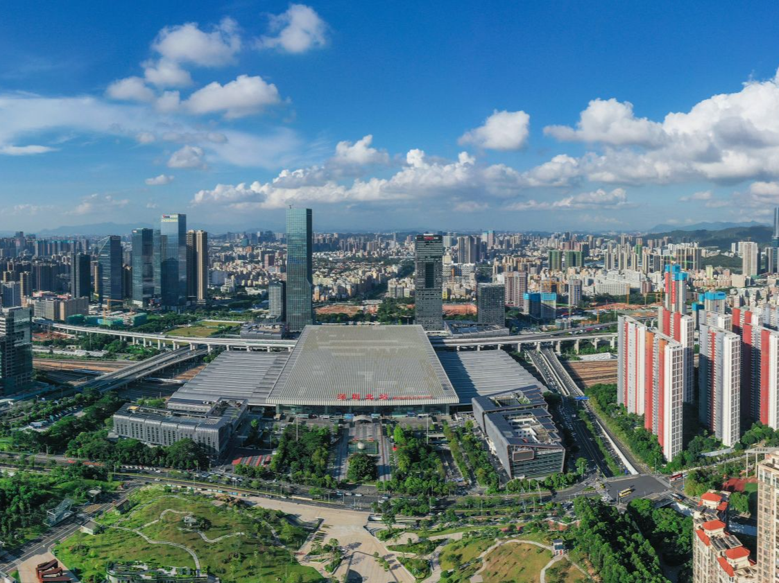 龙华：以头号工程的力度推动“百千万工程”加力提速、全面突破