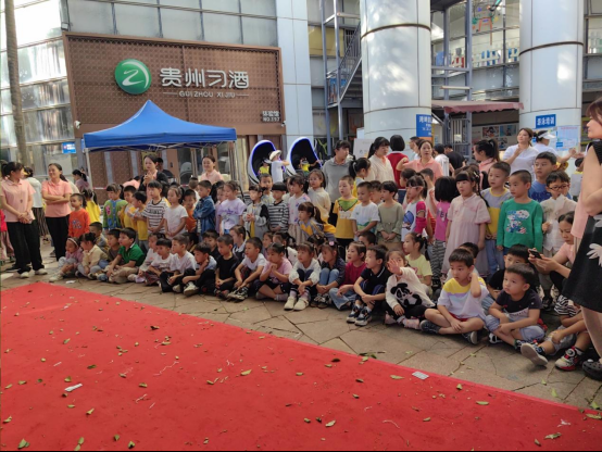 感受科技，体验“哇”时刻！沙河街道明珠街社区开展“科技慧童心·逐梦向未来”科技展主题活动