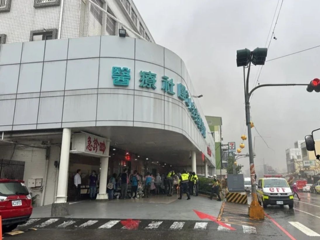 台湾屏东一医院发生火灾 8名病患已无生命迹象