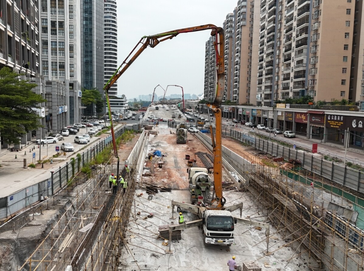 鹅城大桥菊花路下穿通道主体施工完成
