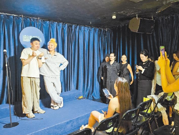 脱口秀回来了，给新人一支开放麦│晶报特别报道