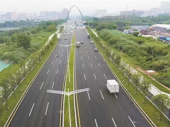 全国高速公路流量今日预计超6000万辆次 