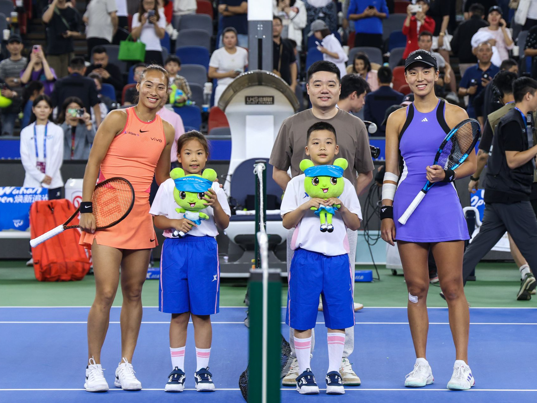2比0赢下中国德比，郑钦文生涯首进WTA1000赛事决赛