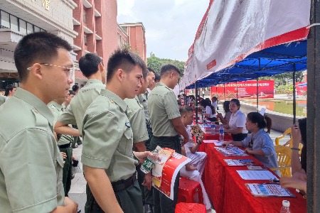 省市知名企业提供超1.5万个就业岗位，中山市600余名退役军人享受“一站式”服务