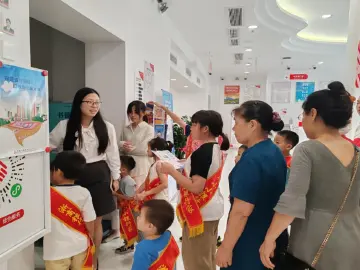 人民桥社区开展青少年职业体验小组