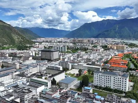 “雅江节”举行非遗文化展演巡游活动 林芝非遗文化精彩绽放