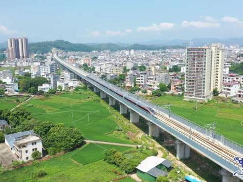 关于普及城际间高铁“月票” 加速深圳都市圈融合的建议
