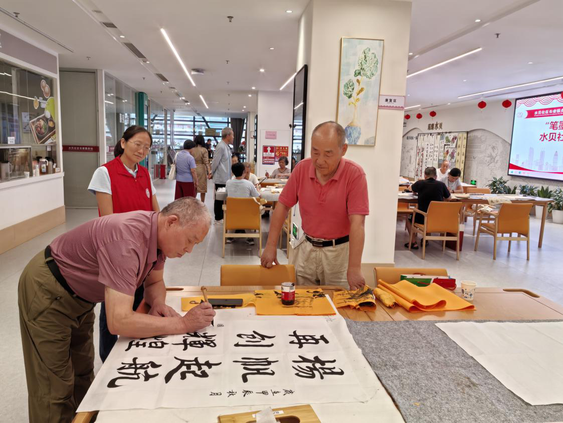 水贝社区开展“丹青歌盛世，共绘国庆情”书画展活动
