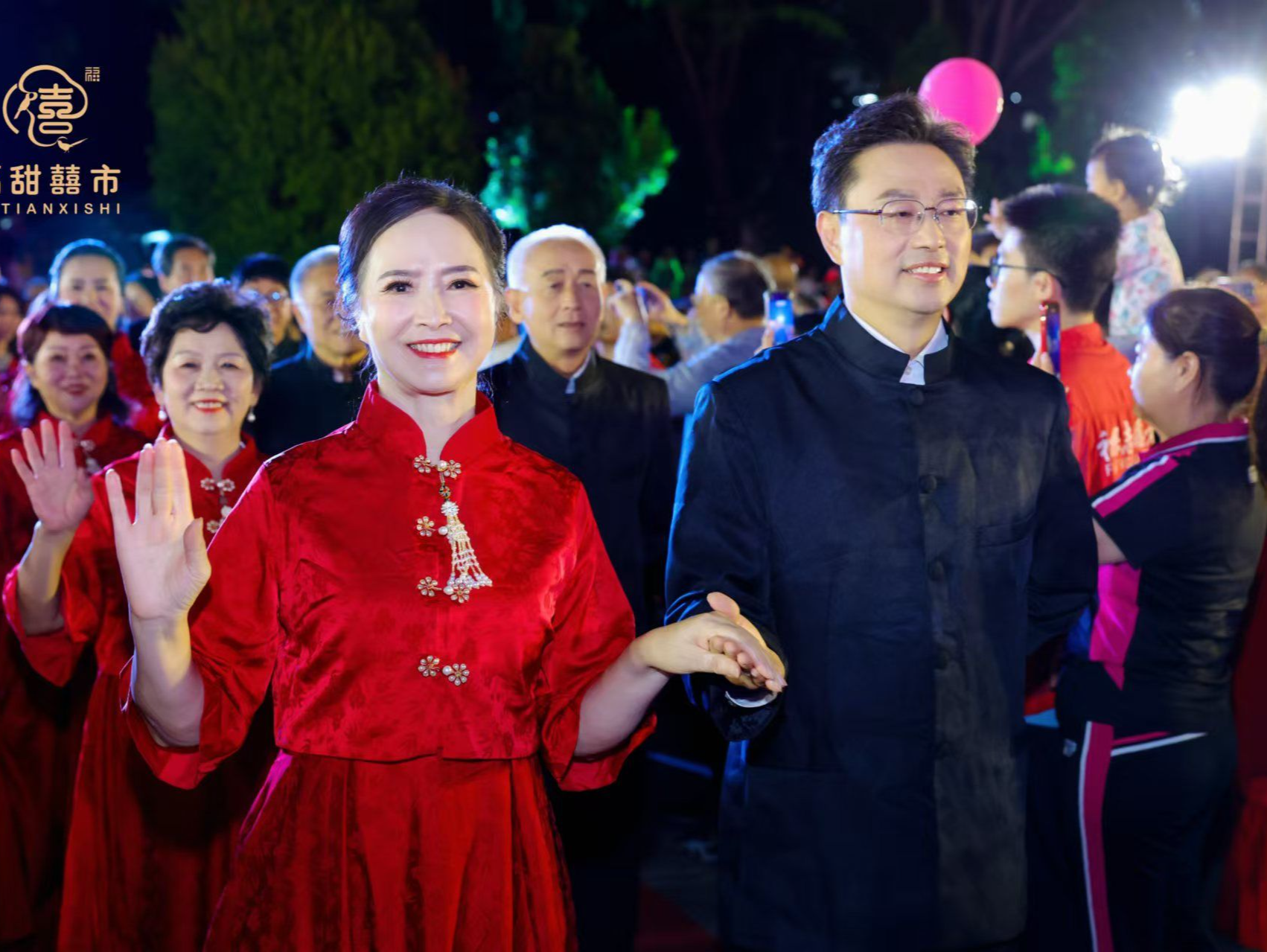 福田举办金婚银婚集体婚礼，30对长者甜蜜礼成