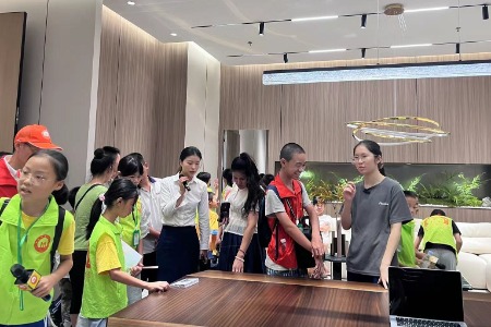 近距离感受“中山造”魅力，中山板芙盈悦社区组织儿童走进智能生产车间
