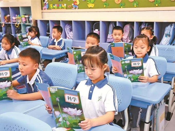 跨学科项目式学习，新学期教材“焕新”师生开启教学新境界