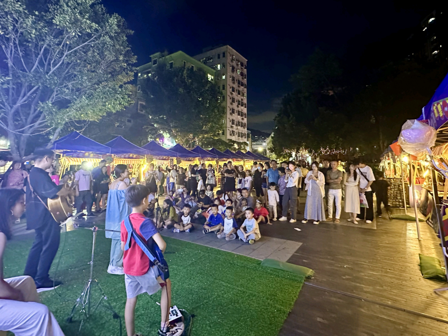 国庆假期龙岗布吉大芬油画村出圈出彩，客流量累计超30万人次