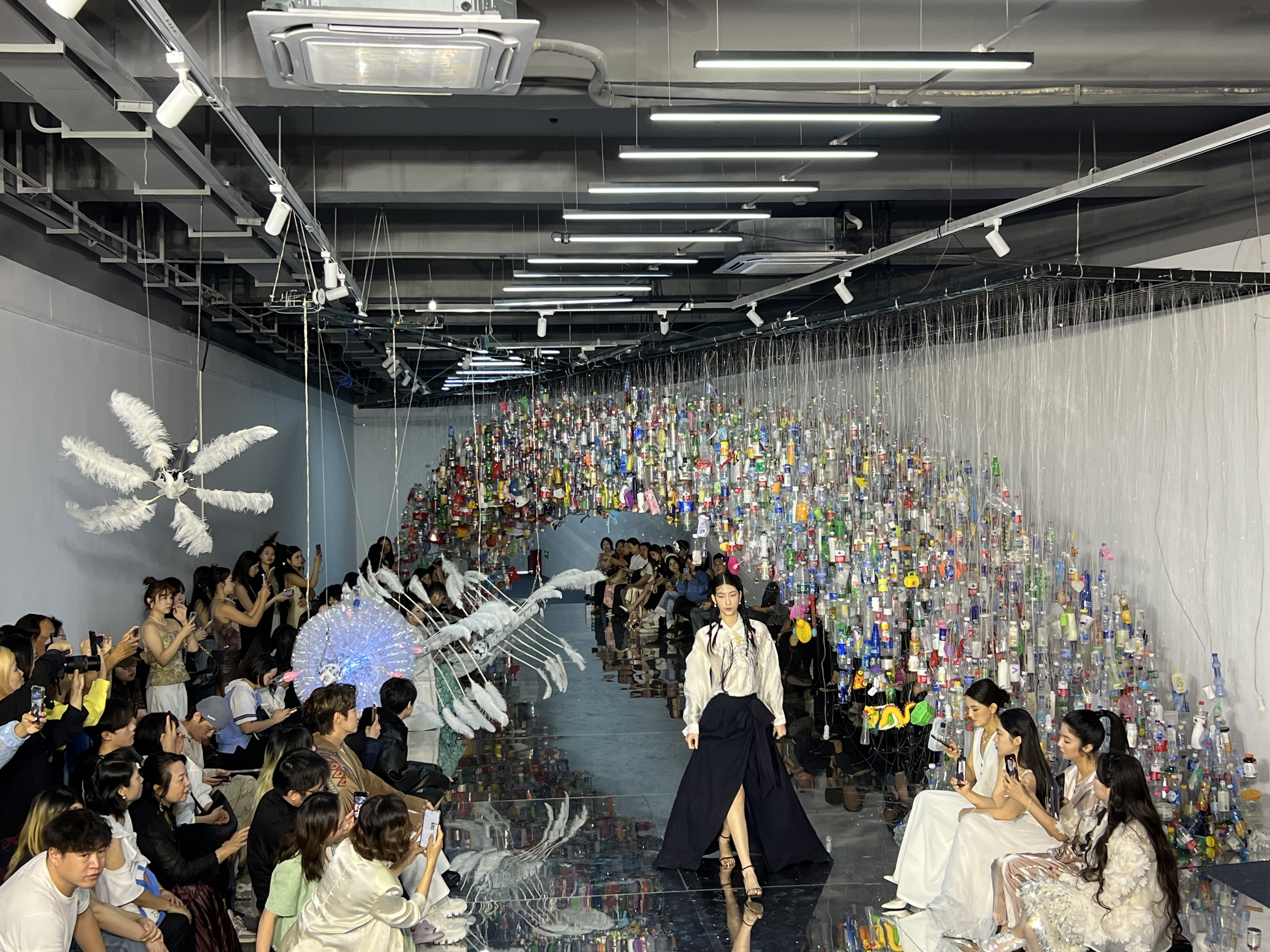 中法可持续时尚艺术秀场在深圳开展