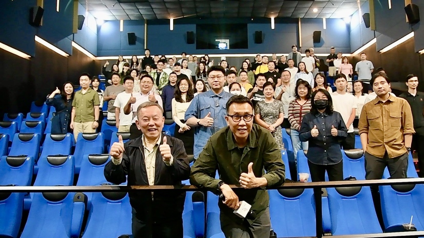 （重稿）刘德华领衔《焚城》深圳点映：观众全程揪心沉浸其中浑然忘我