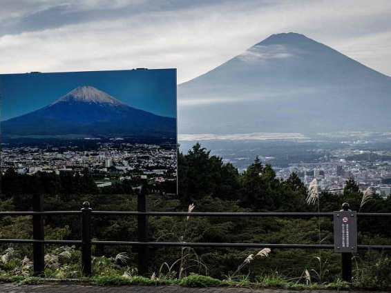 打破130年最晚纪录！日本富士山特色“雪顶”迟迟不来，怎么回事？ 