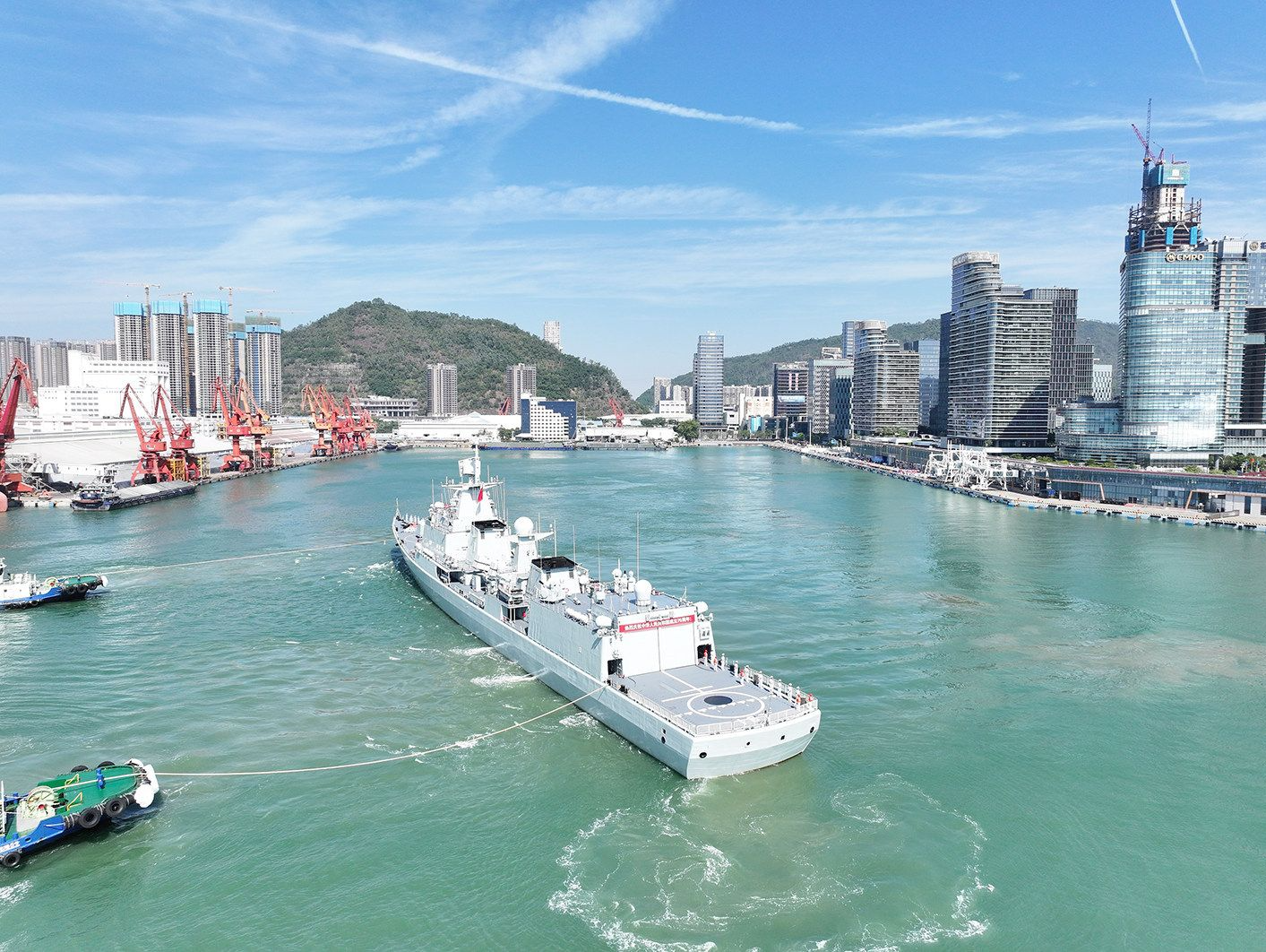 深圳舰“回家”，开启“战舰与城市”双拥共建新篇章