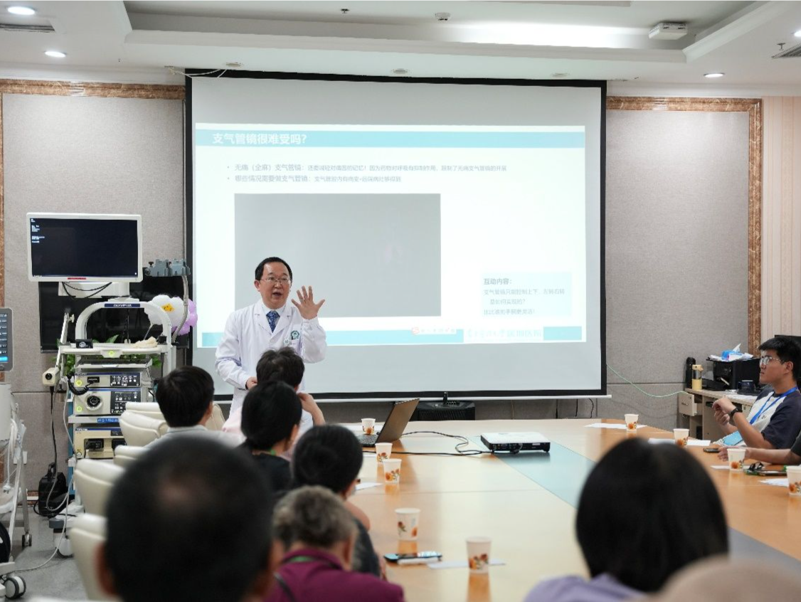 “世界卒中日”当天，市民走进南医大深圳医院收获健康科普“干货”