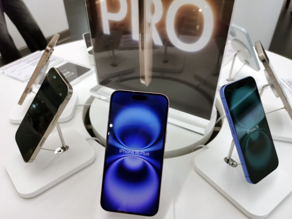 苹果智能正式上线：全面支持AI写作，通话终于能录音了！