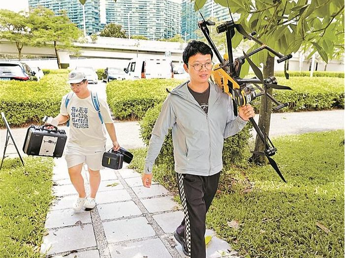 深圳骑手变身“飞手”，低空经济未来可期