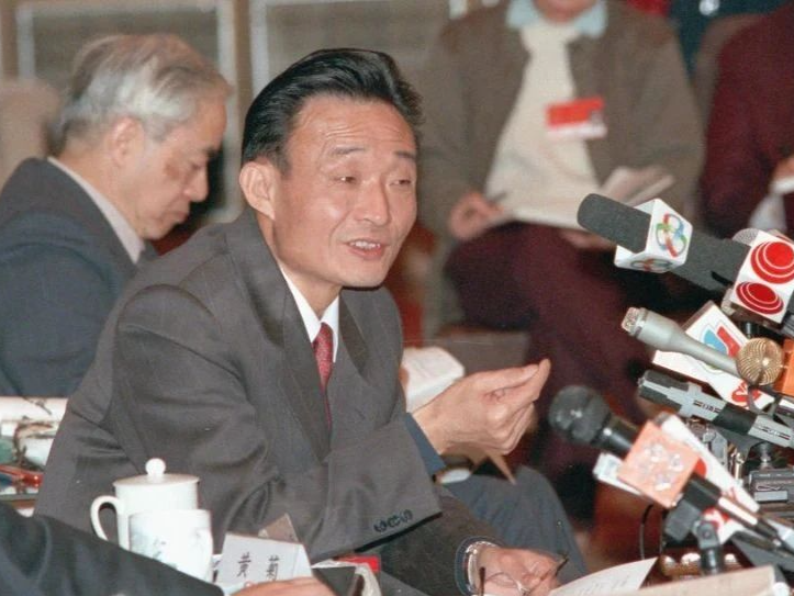 吴邦国同志生平照片
