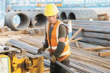深圳：以汗水献礼祖国，以责任守护灯火