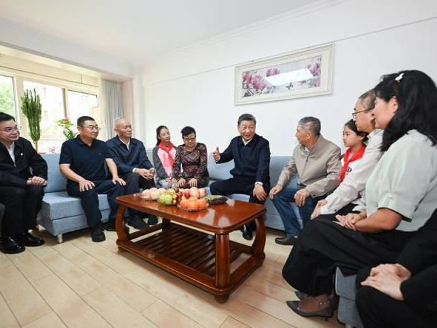 时政微观察丨九九重阳，感悟总书记的尊老敬老情