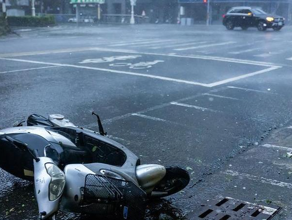 台风“山陀儿”造成台湾2人死亡 490人受伤 