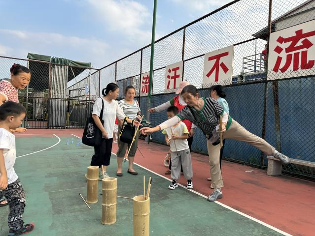 朗下社区“温馨重阳，乐享游园”长者游园活动
