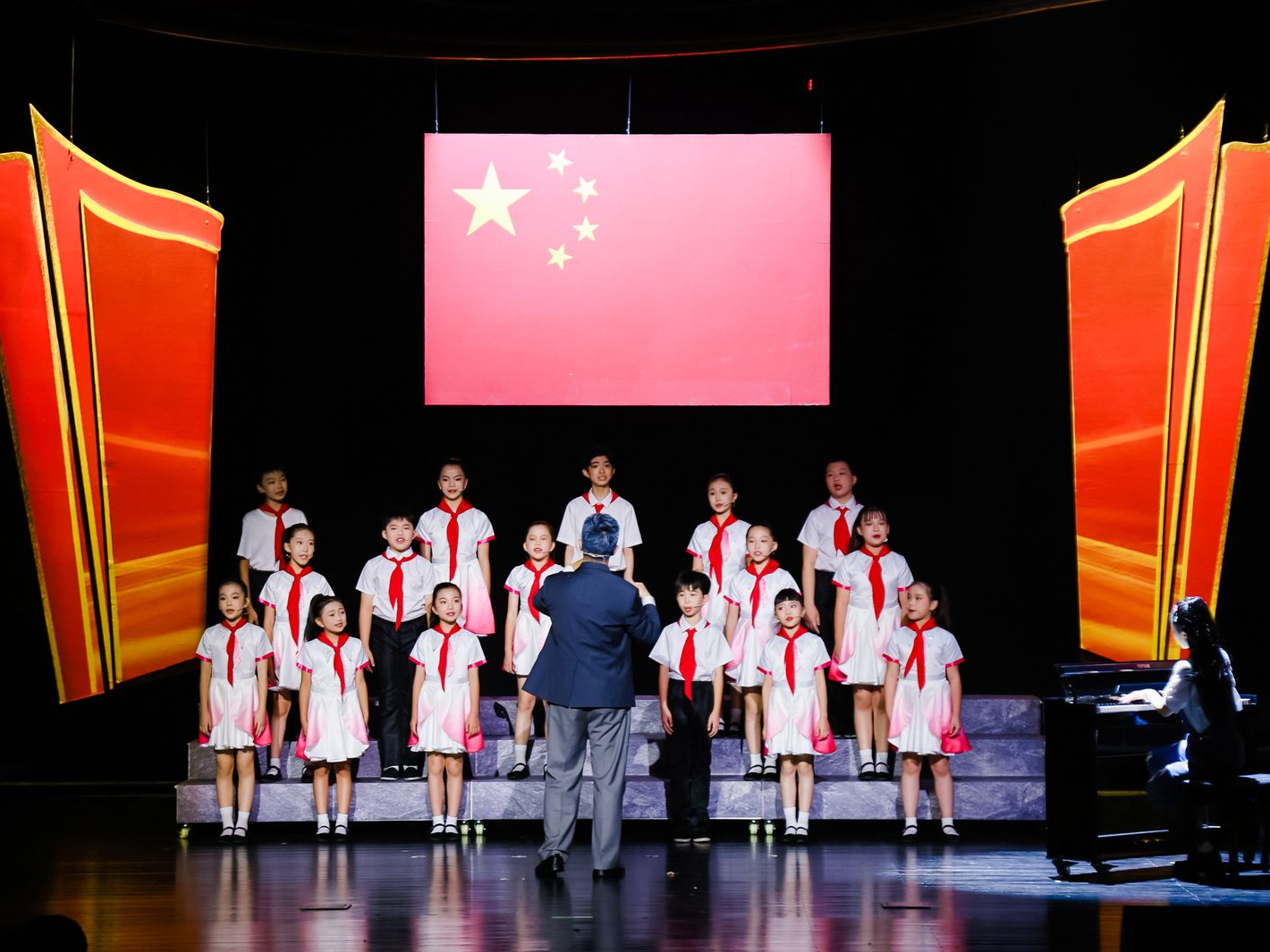 “红领巾爱祖国”主题队日活动举行 