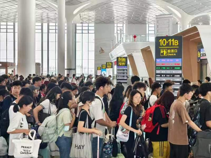 新建汕头站国庆“首秀”客流火爆，加开往广深方向列车应对返程大客流