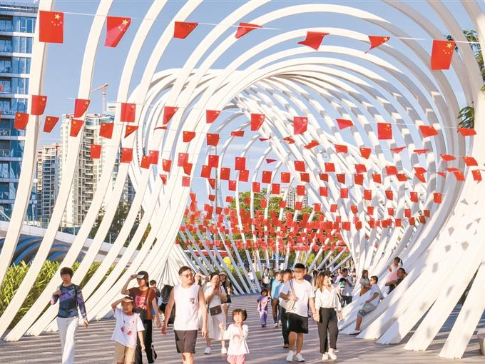 宝安新安成为深圳商旅“人气王” 借国庆黄金周和以旧换新开展活动掀起新一轮消费热潮