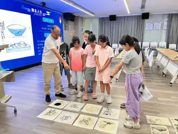 翠竹街道举办“一画一世界”哲理水墨画分享会