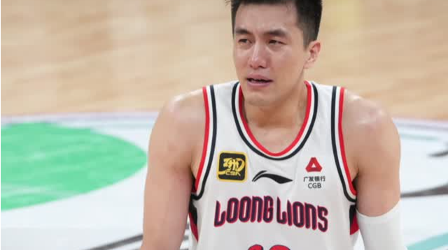 伤愈复出！郭艾伦泪洒现场感谢球迷