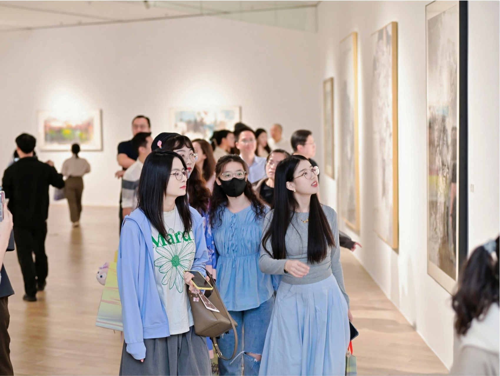 光明区美术家协会成立十周年优秀美术作品展开幕