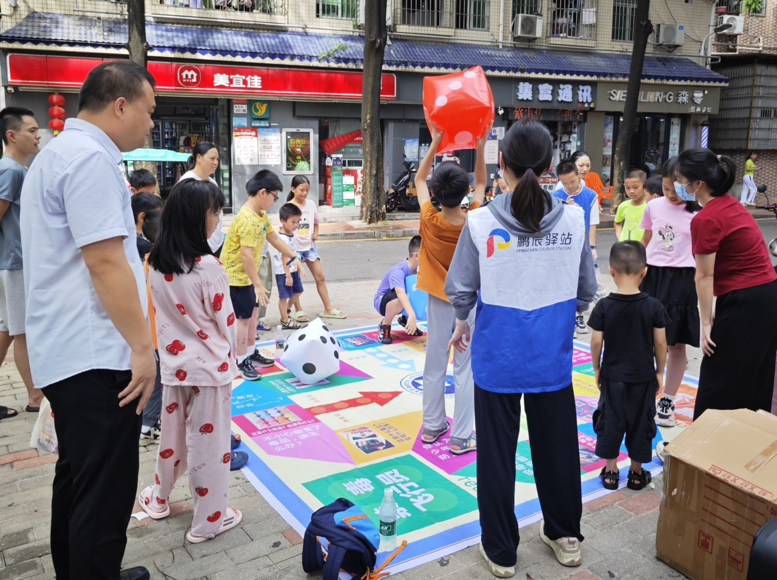 南头街道开展“亲子携手，共筑无毒未来”禁毒宣传活动
