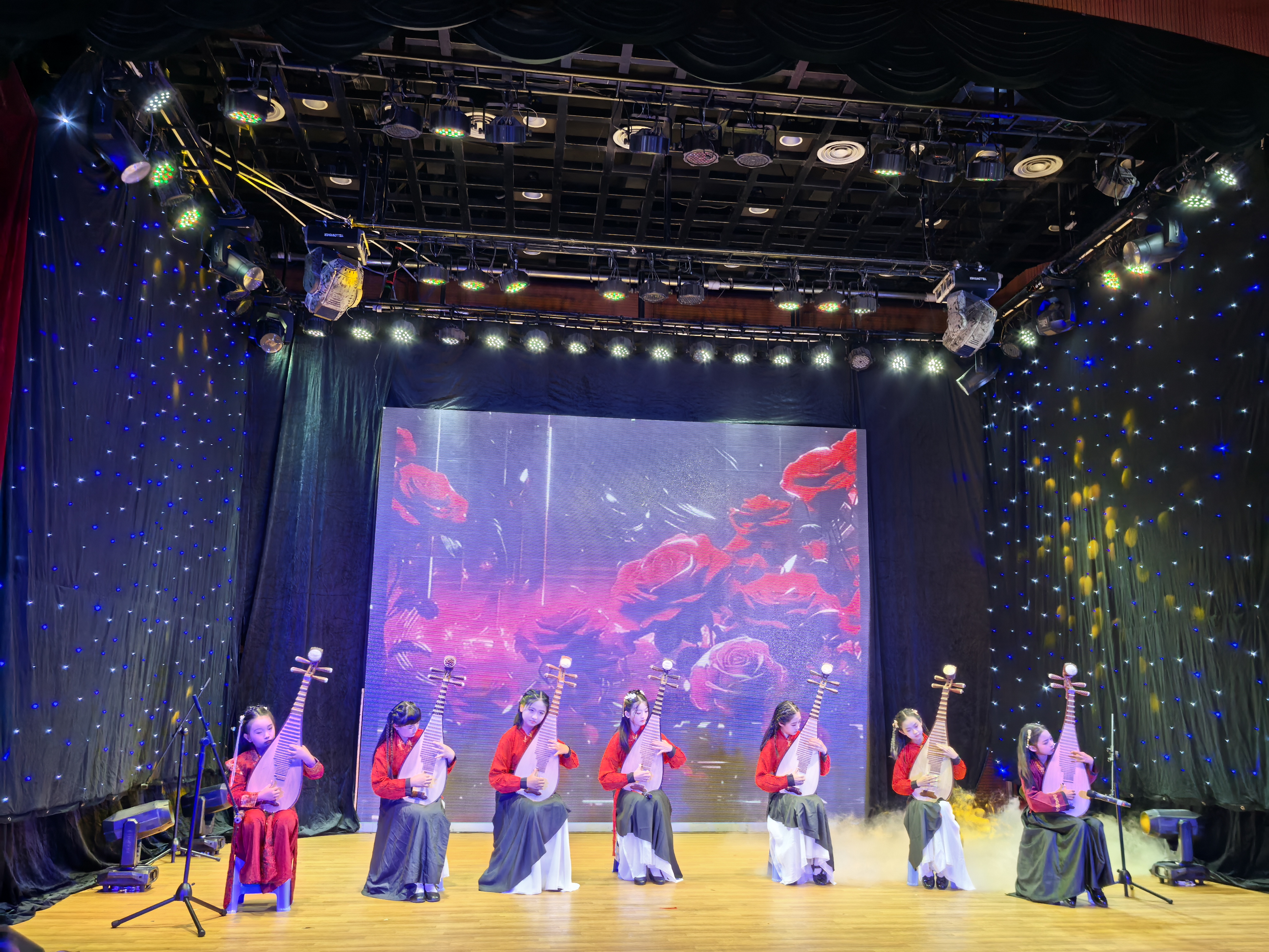 “祖国在我心中”！深圳少儿国艺团展演精彩亮相