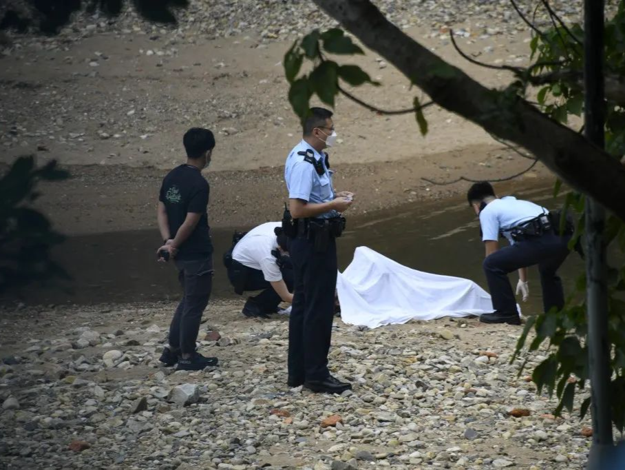 香港一公园惊现女尸，一对夫妇被捕！警方：不排除“情杀”可能
