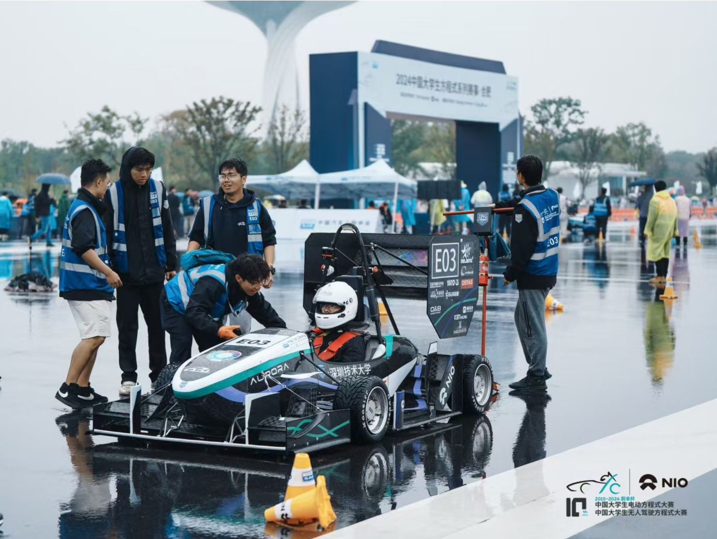 学生自己动手造赛车！深技大获中国大学生方程式大赛亚军